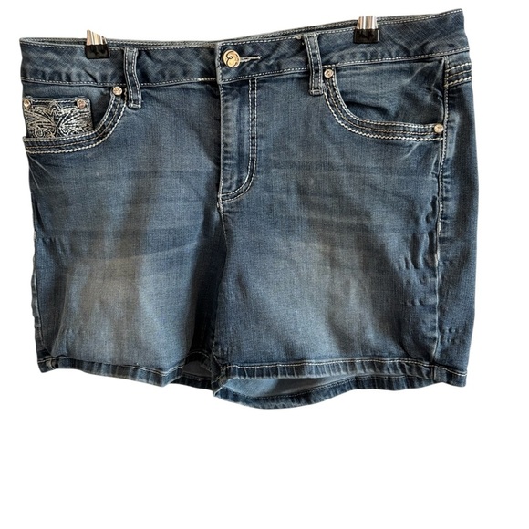 Vintage Women’s Shorts Rhinestones Embellished Stretch Faded Blue Boho Size 14 - Picture 3 of 10